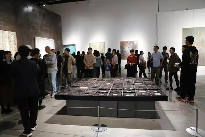 2024第五届全国（宁波）综合材料绘画双年展在宁波美术馆举办(图3)